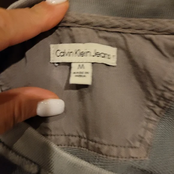 Calvin Klein Jeans Size Medium Distressed Grey Unisex Sweater - Picture 4 of 5